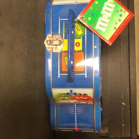 M&M Memorabilia - Picture 6 of 7